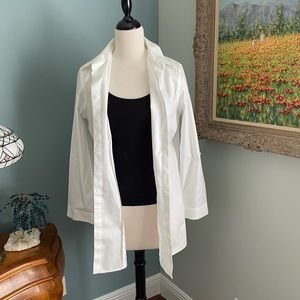 NWOT Chico’s white no iron cotton button down jacket/tunic, size 1
